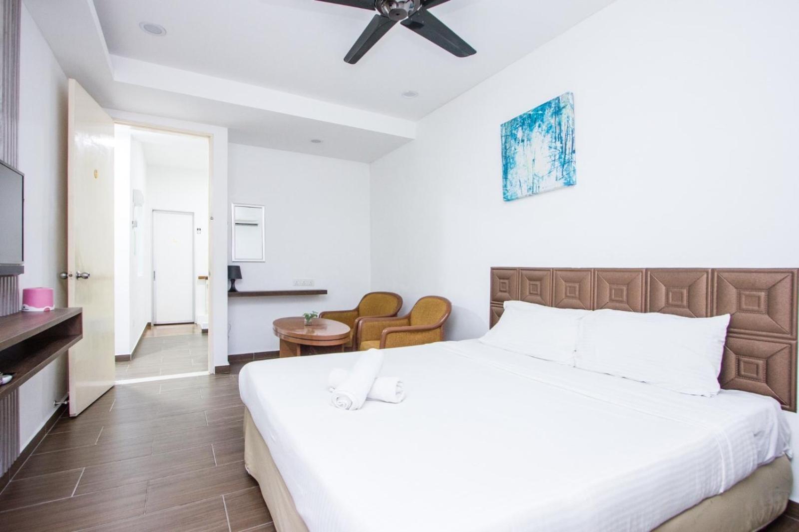 Nautilus Bay Home Inn Джорджтаун Экстерьер фото